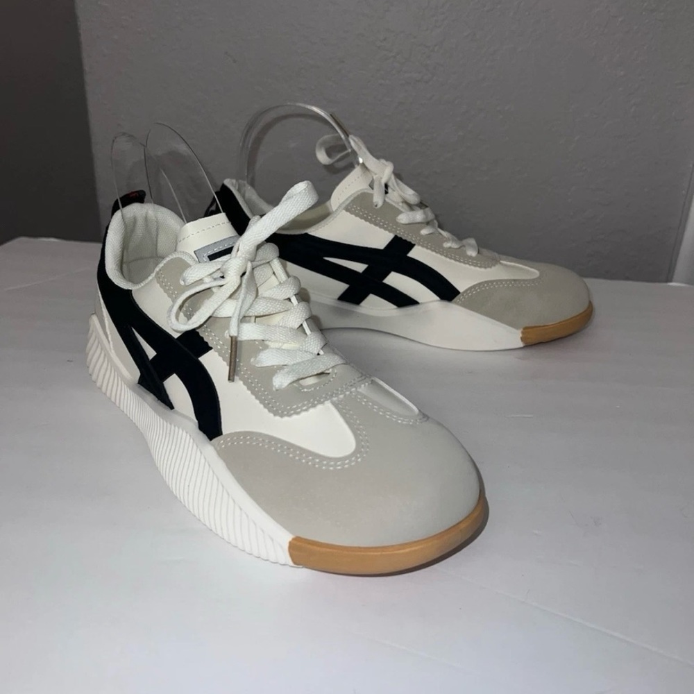 Onitsuka Tiger Women's White and Black Sneakers